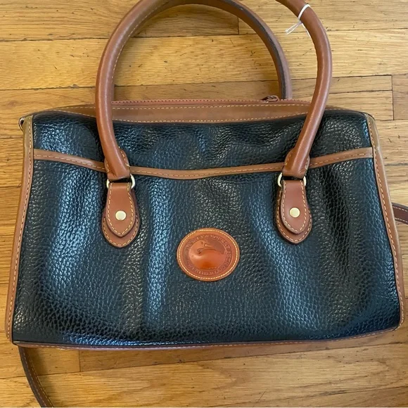 Dooney and Bourke Bag - Picture 2 of 4